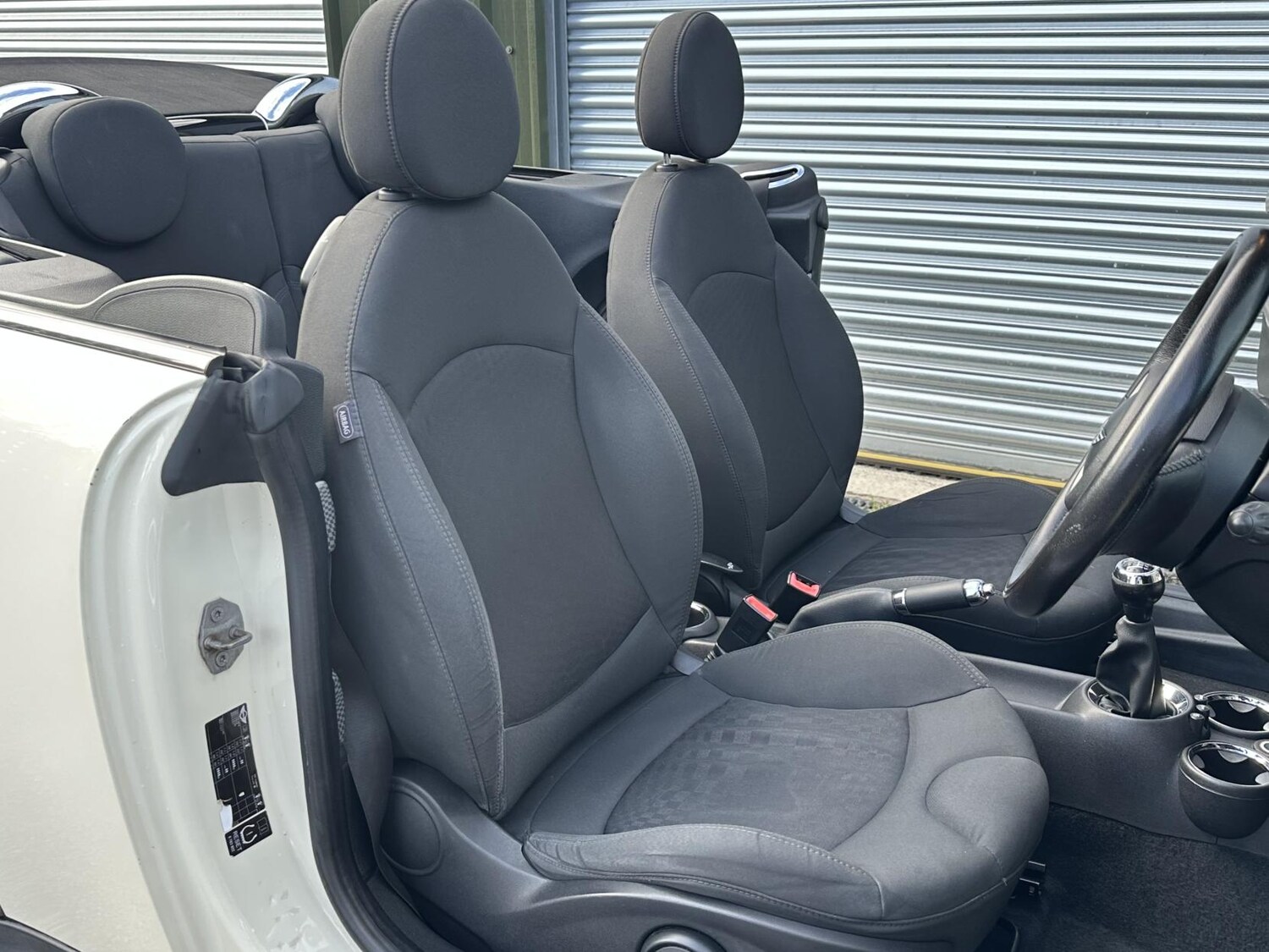 Used MINI Convertible 2009 for sale - 76196973: Photo 27