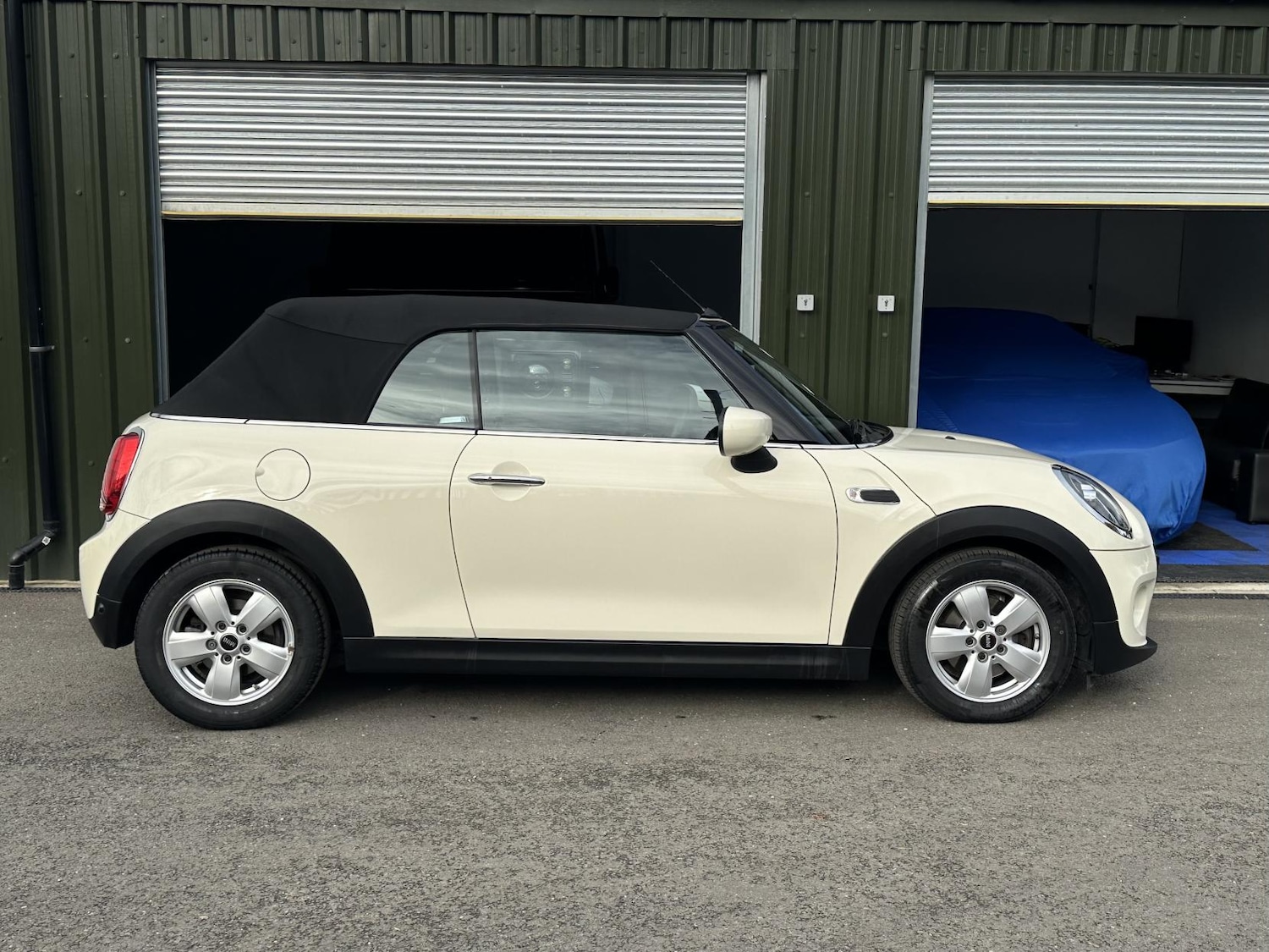 Used MINI Convertible 2020 for sale - 77497703: Photo 4