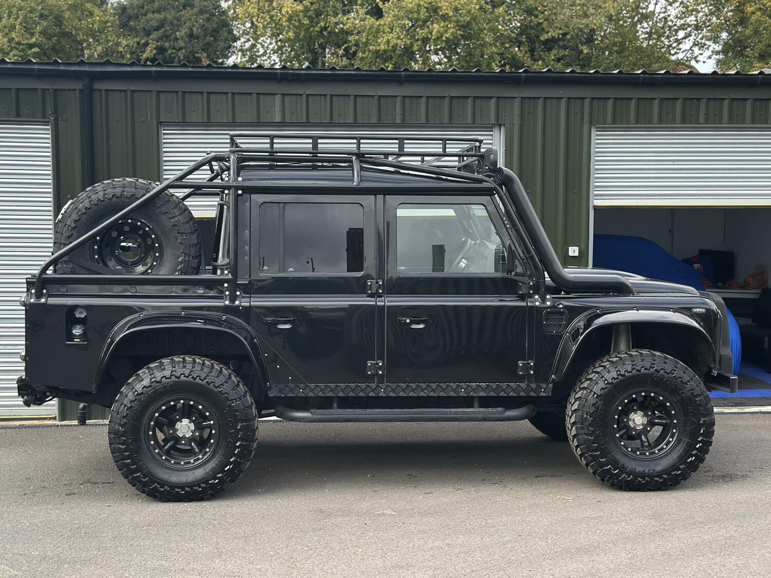 Used Land Rover Defender 110 2011 for sale - 77192086: Photo 14