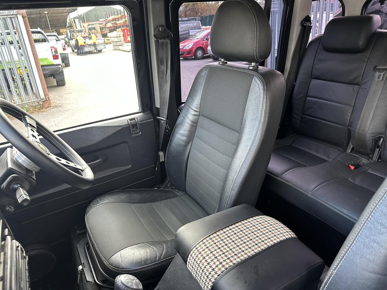 Used Land Rover Defender 110 2011 for sale - 77192086: Photo 32