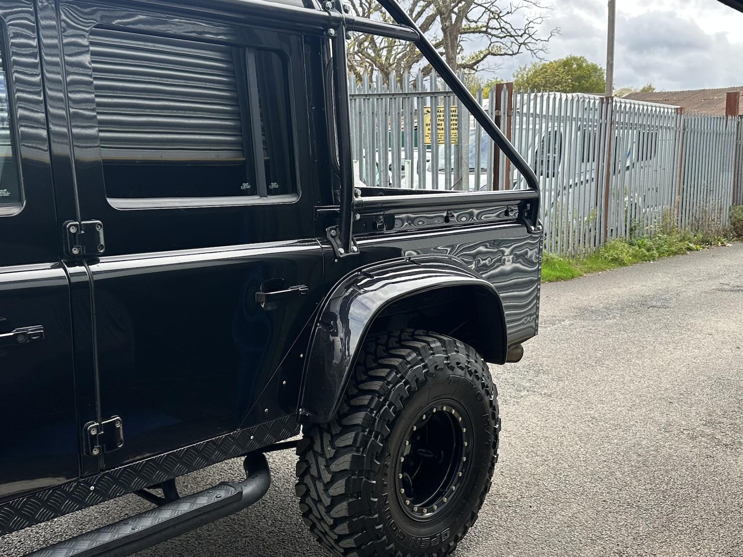 Used Land Rover Defender 110 2011 for sale - 77192086: Photo 9