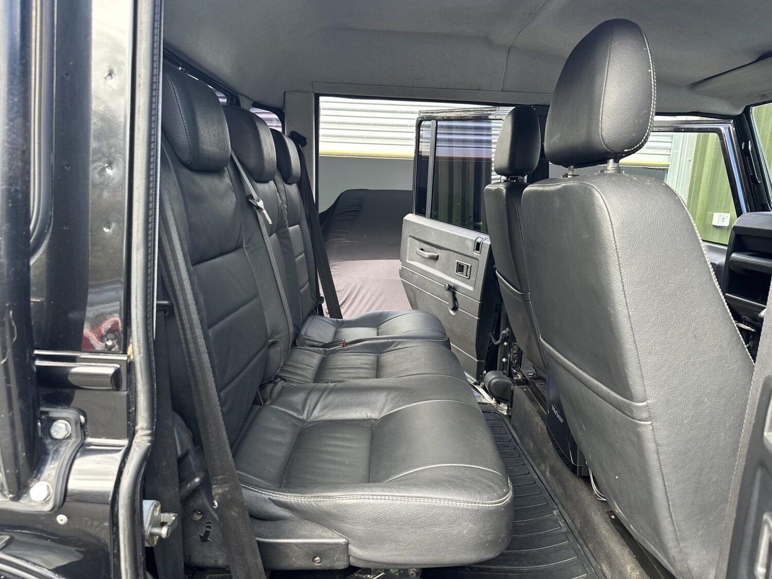 Used Land Rover Defender 110 2011 for sale - 77359390: Photo 23