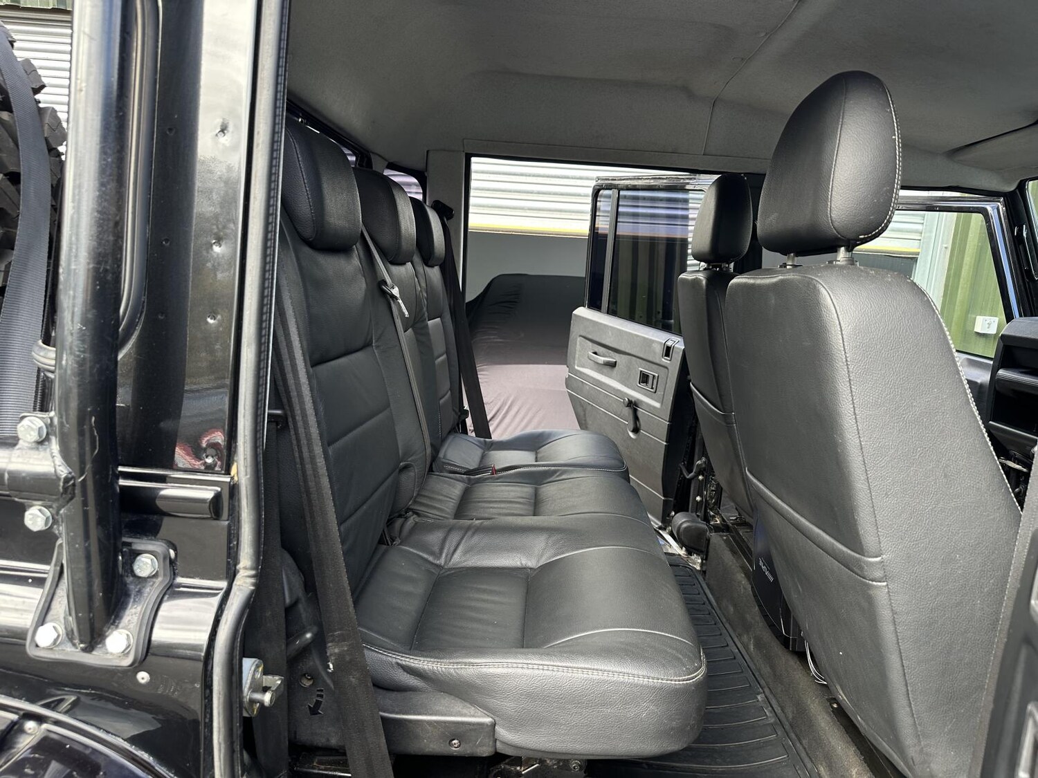 Used Land Rover Defender 110 2011 for sale - 77359390: Photo 26