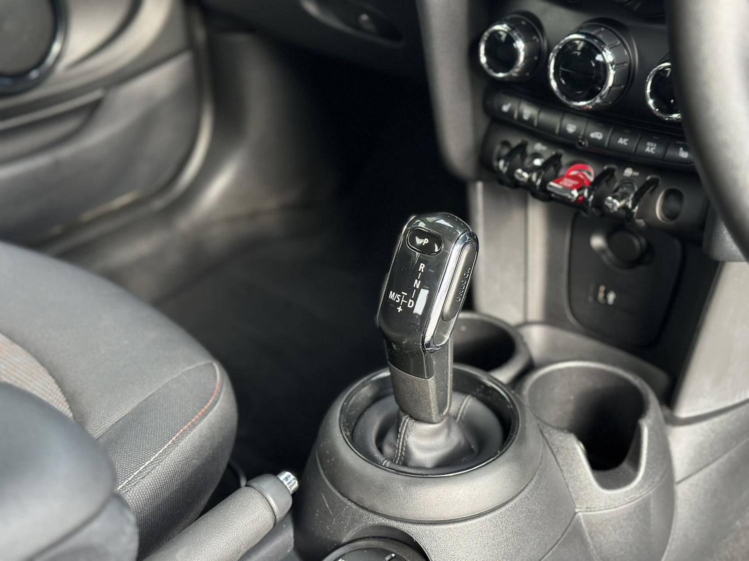 Used MINI Convertible 2020 for sale - 77332198: Photo 15