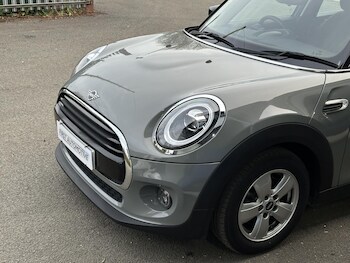 Used MINI Hatch 2019 for sale - 76467856: Photo