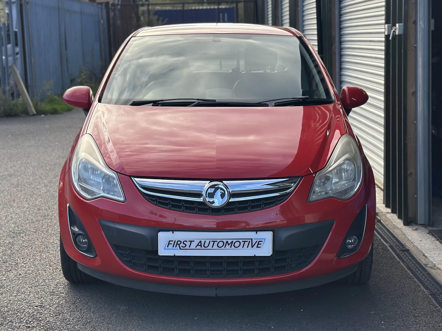 Used Vauxhall Corsa 2012 for sale - 77192089: Photo 2