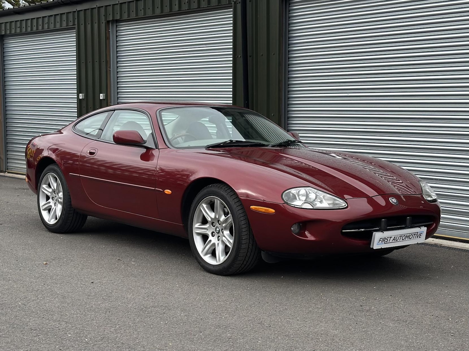 Used Jaguar XK8 1999 for sale - 76209539: Photo 1