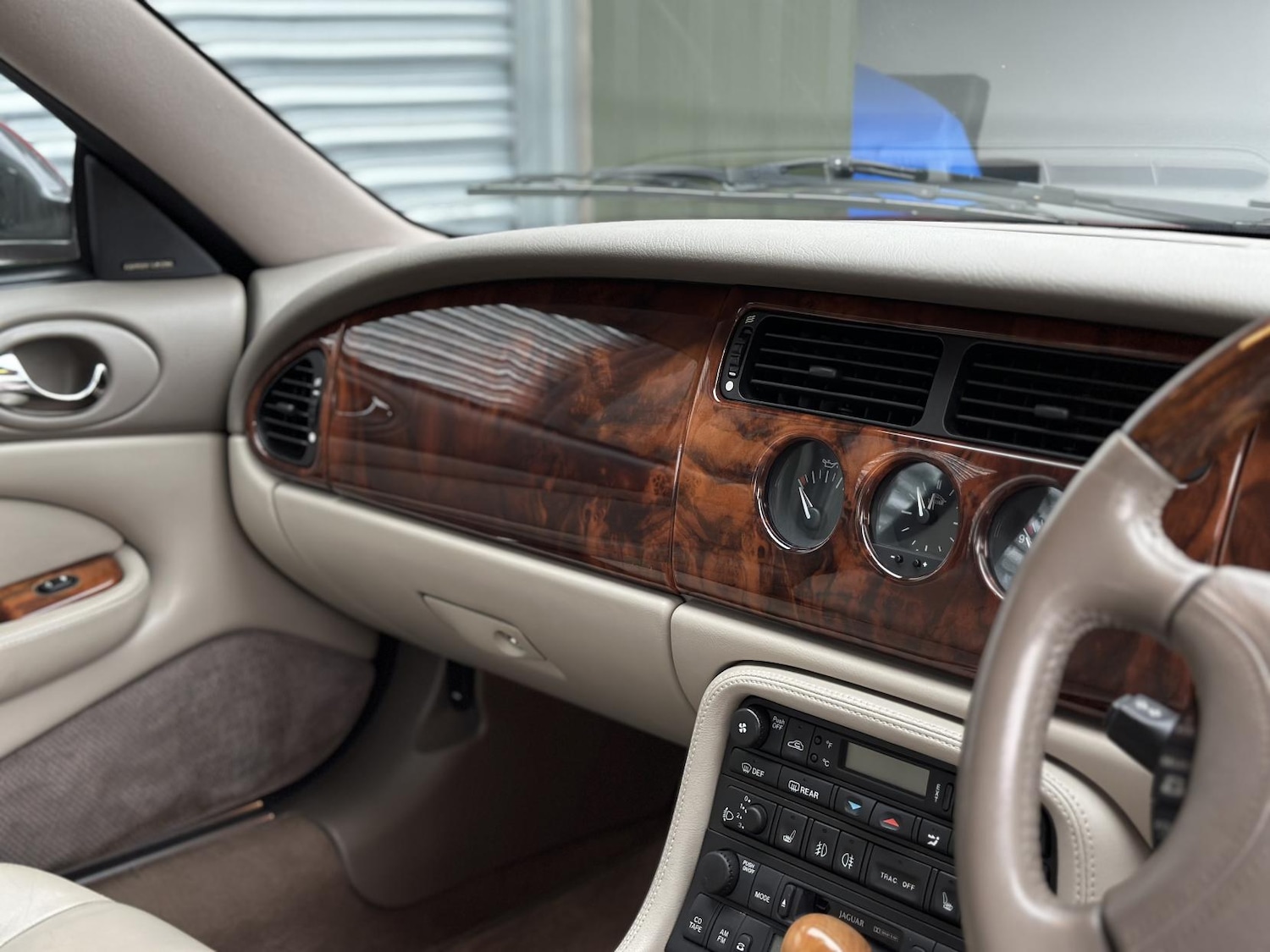 Used Jaguar XK8 1999 for sale - 76209539: Photo 21