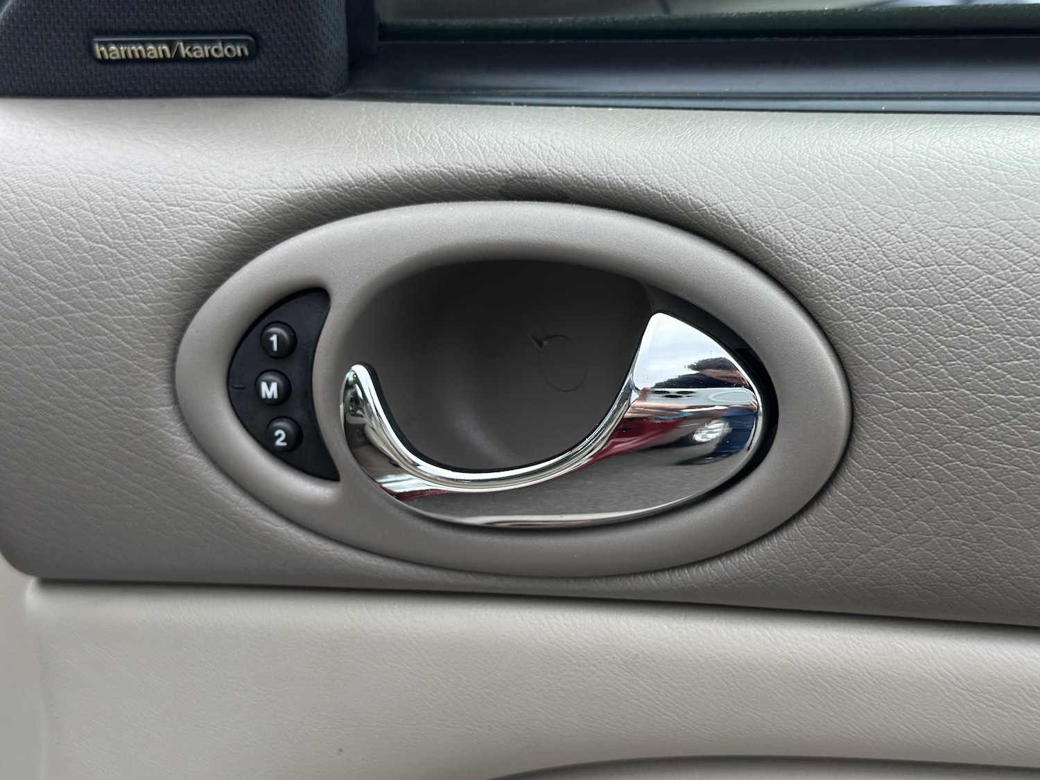 Used Jaguar XK8 1999 for sale - 76209539: Photo 33