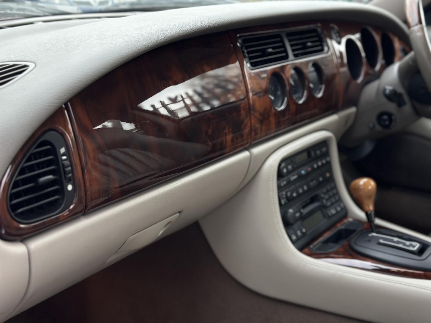 Used Jaguar XK8 1999 for sale - 76209539: Photo 42