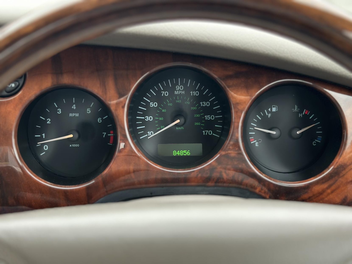 Used Jaguar XK8 1999 for sale - 76209539: Photo 44