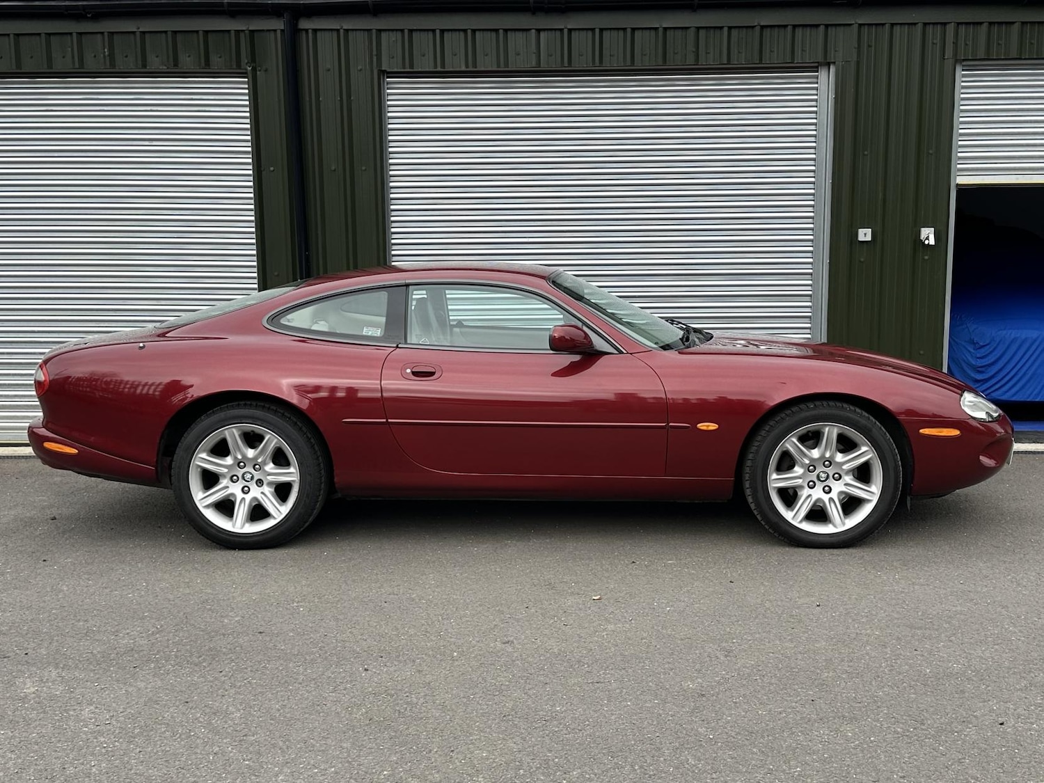 Used Jaguar XK8 1999 for sale - 76209539: Photo 5