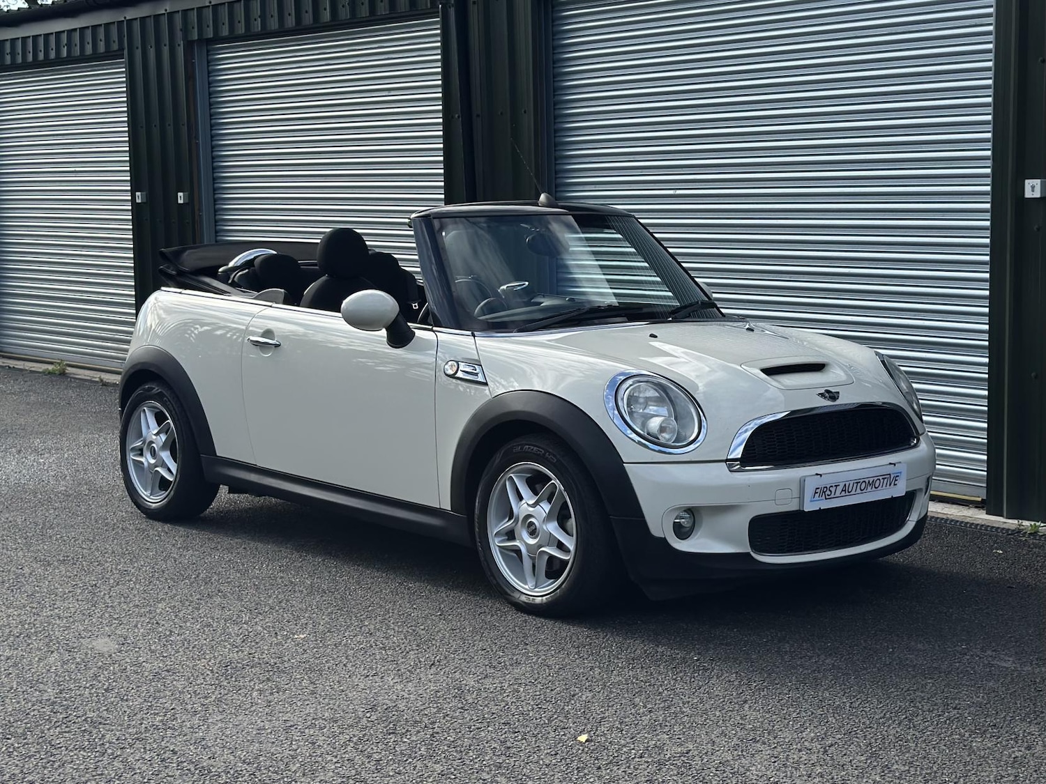 Used MINI Convertible 2009 for sale - 77175985: Photo 11