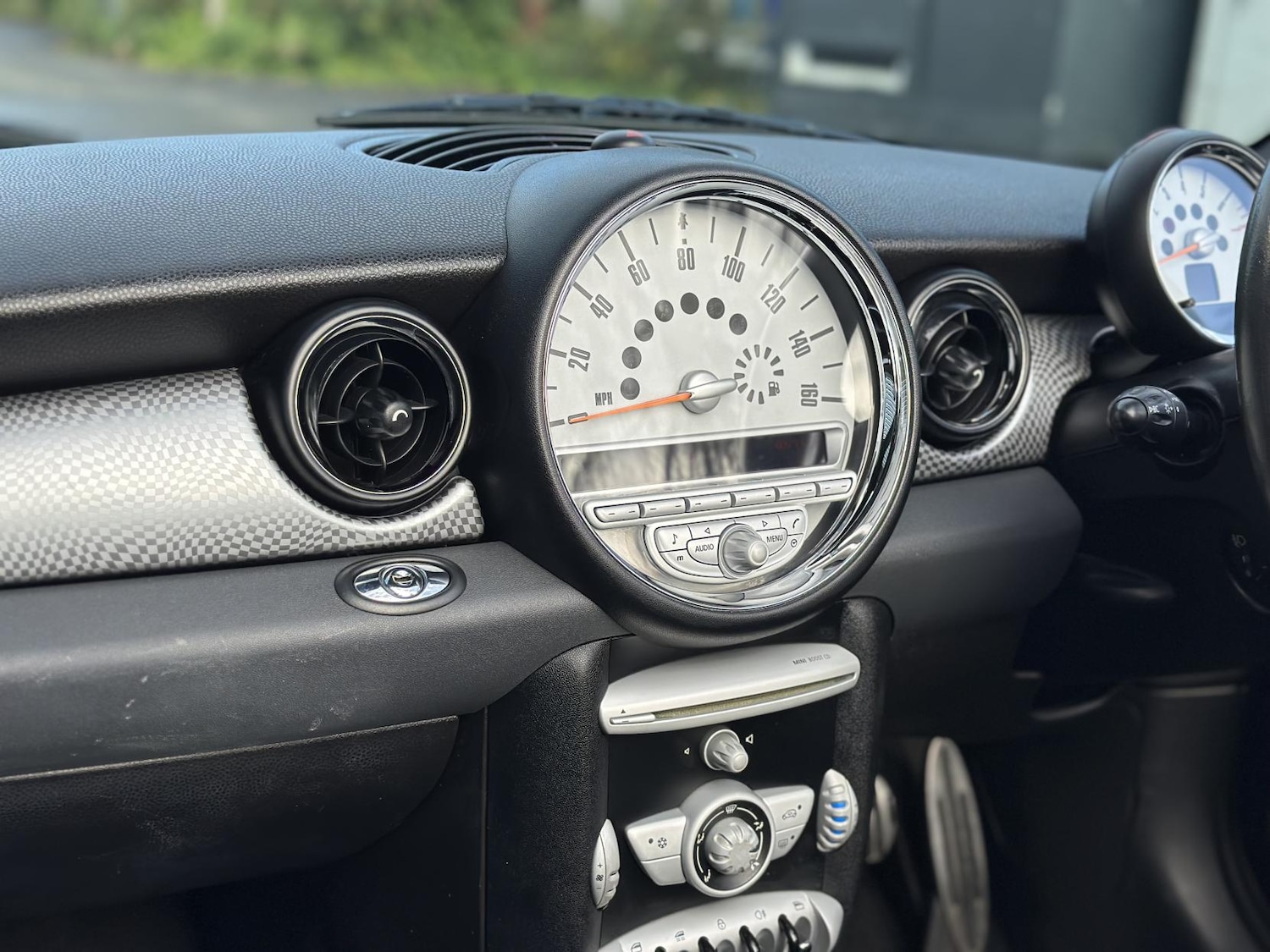 Used MINI Convertible 2009 for sale - 77175985: Photo 24