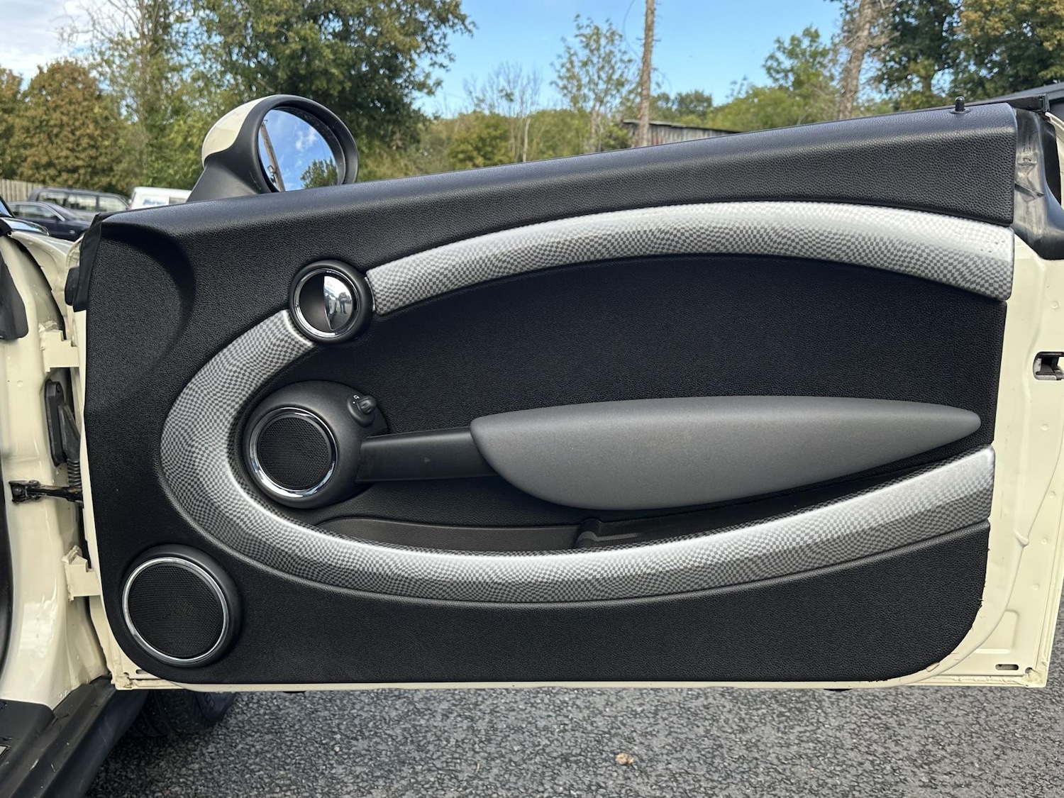 Used MINI Convertible 2009 for sale - 77175985: Photo 25