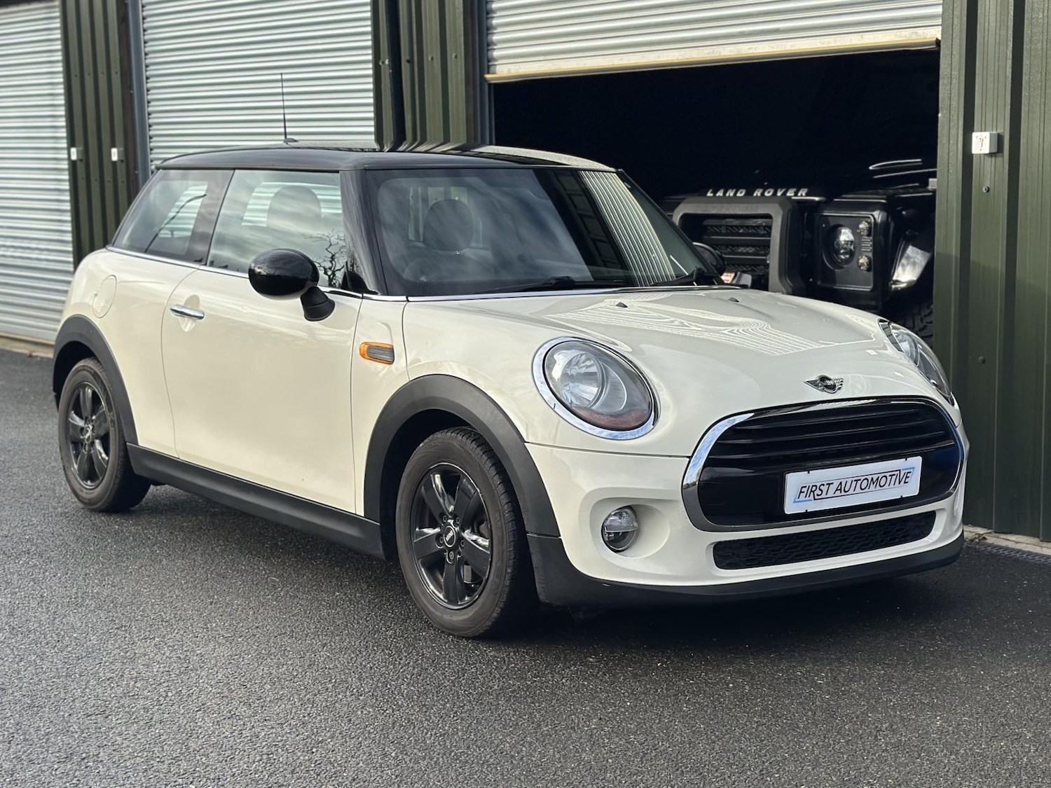 Used MINI Hatch 2015 for sale - 76840750: Photo 1