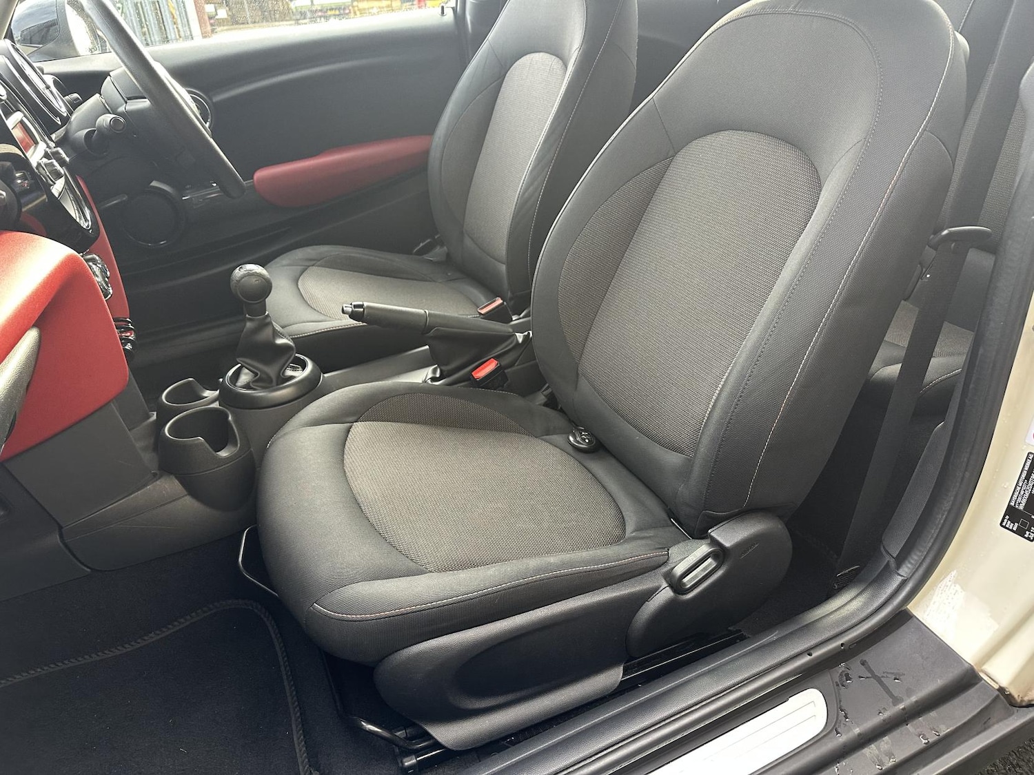 Used MINI Hatch 2015 for sale - 76840750: Photo 17