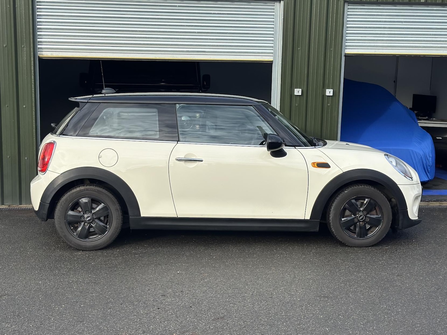 Used MINI Hatch 2015 for sale - 76840750: Photo 8