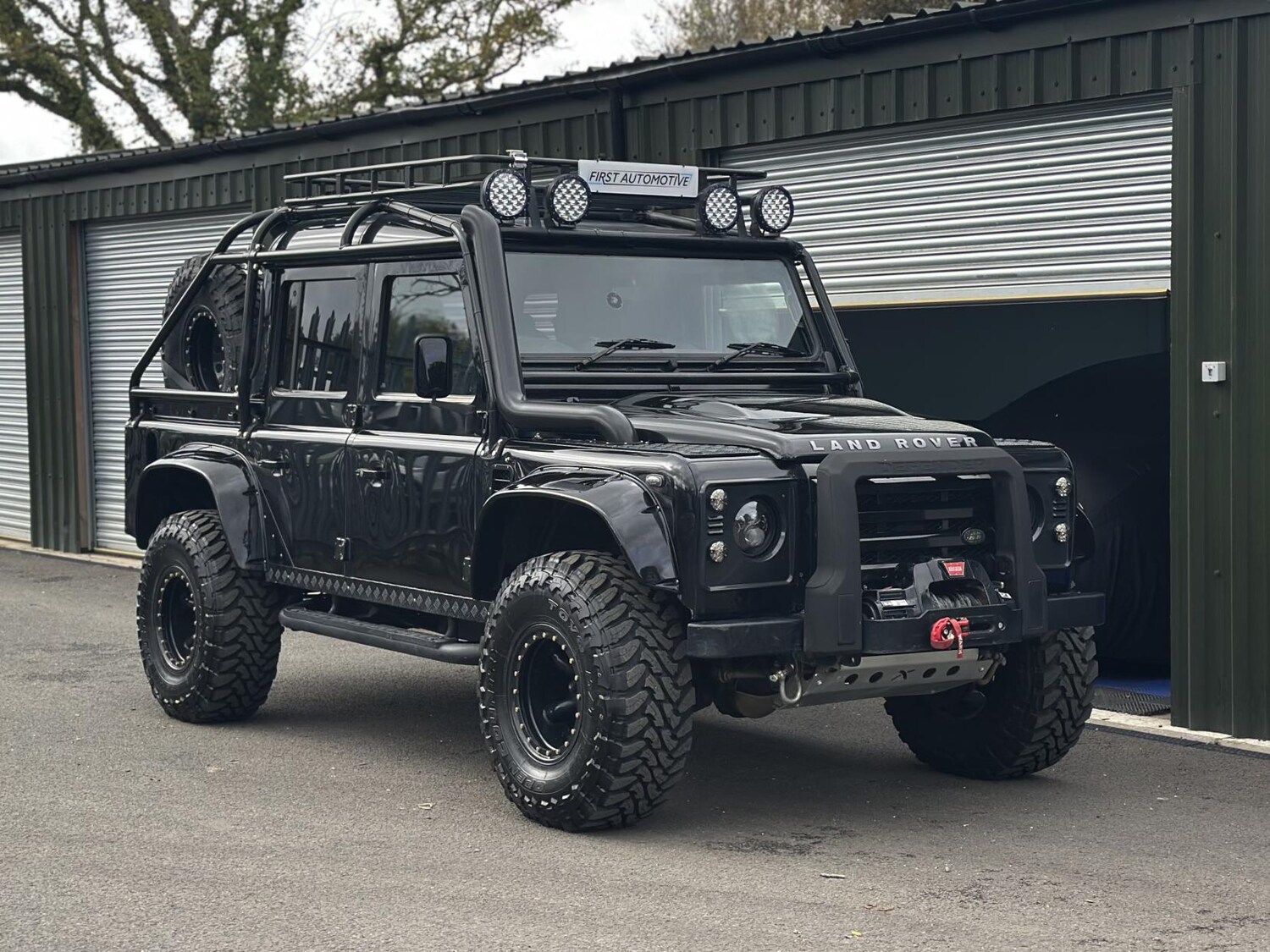 Used Land Rover Defender 110 2011 for sale - 76336031: Photo 1