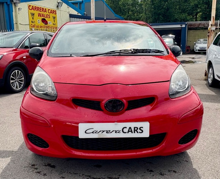 Used Toyota AYGO 2012 for sale - 76376424: Photo 2