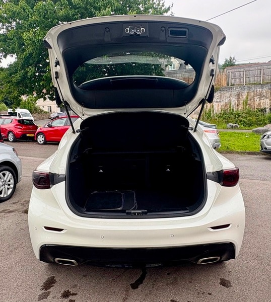 Used Infiniti Q30 2017 for sale - 74968599: Photo 8