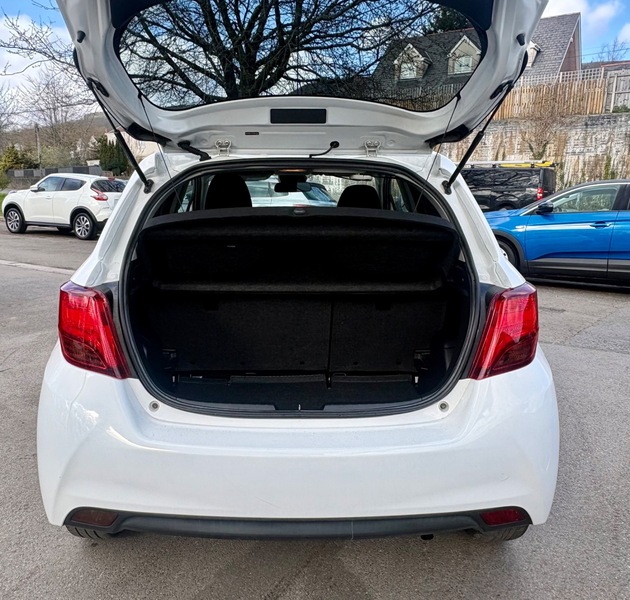 Used Toyota Yaris 2017 for sale - 78056799: Photo 8