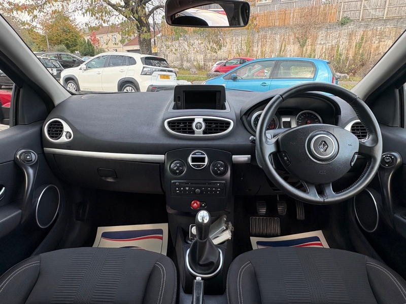 Used Renault Clio 2011 for sale - 76396642: Photo 12