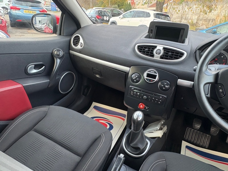 Used Renault Clio 2011 for sale - 76396642: Photo 14