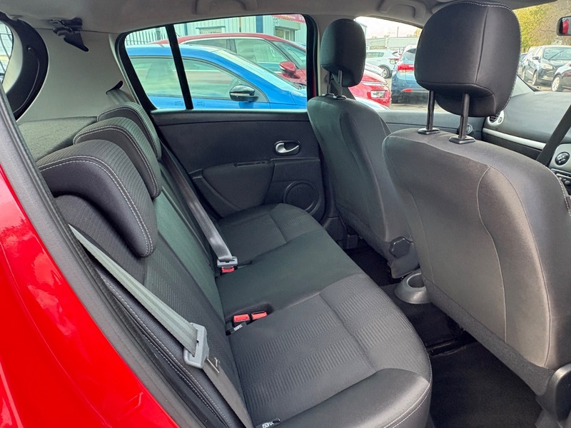 Used Renault Clio 2011 for sale - 76396642: Photo 16