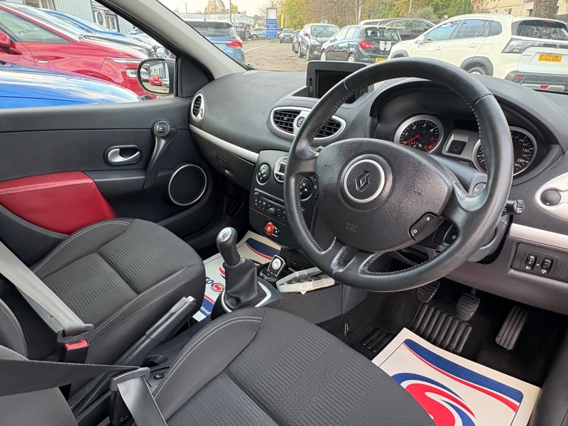 Used Renault Clio 2011 for sale - 76396642: Photo 18
