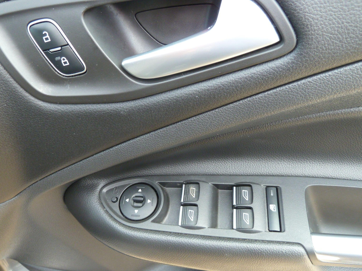 Used Ford Kuga 2016 for sale - 76136063: Photo 17
