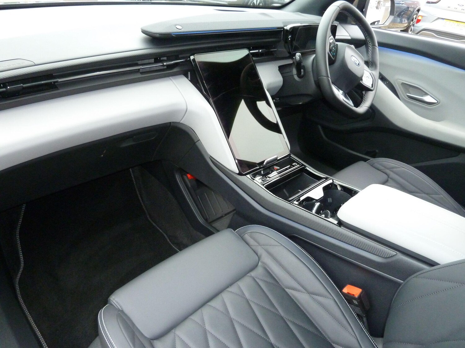 Used Ford Explorer 2024 for sale - 77190679: Photo 10