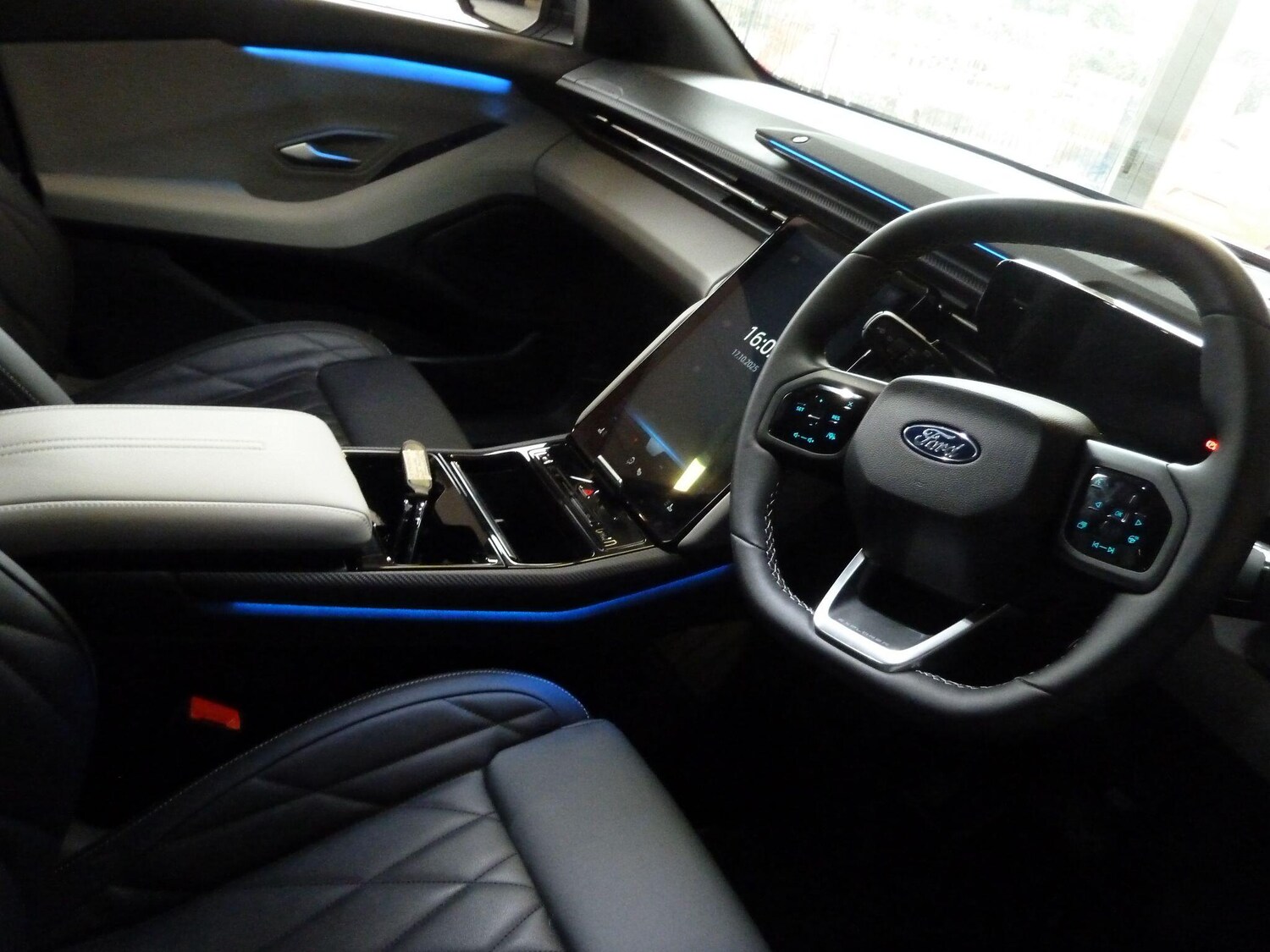 Used Ford Explorer 2024 for sale - 77190679: Photo 12