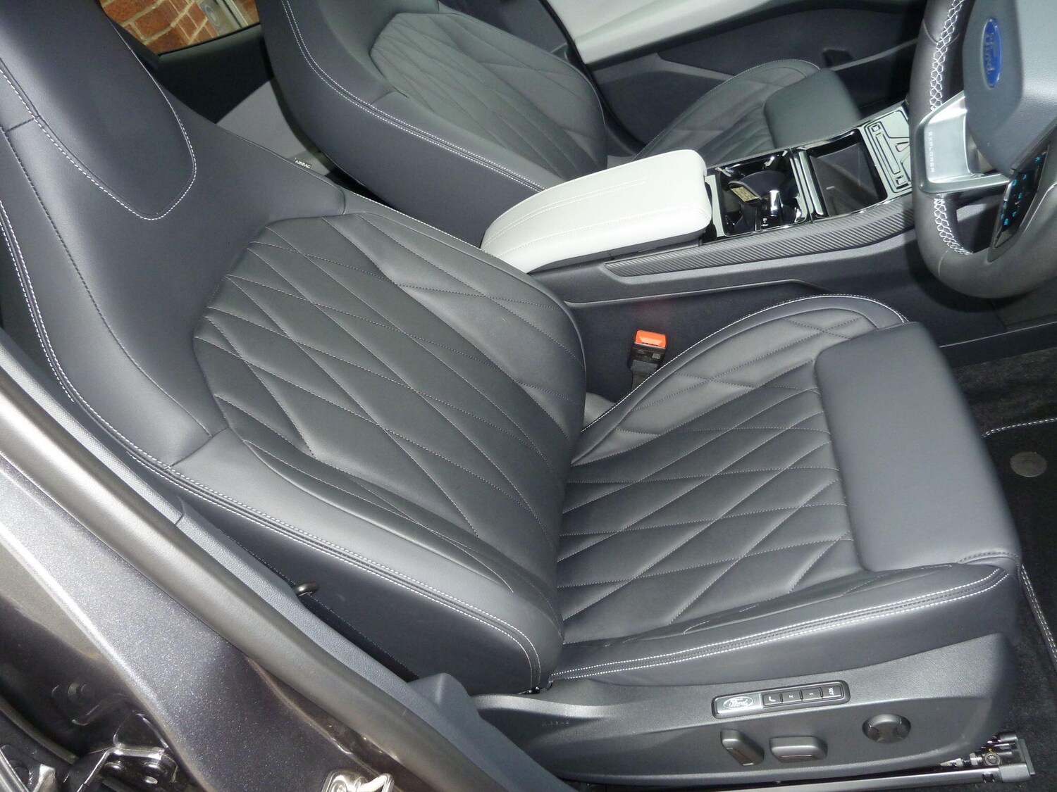 Used Ford Explorer 2024 for sale - 77190679: Photo 13