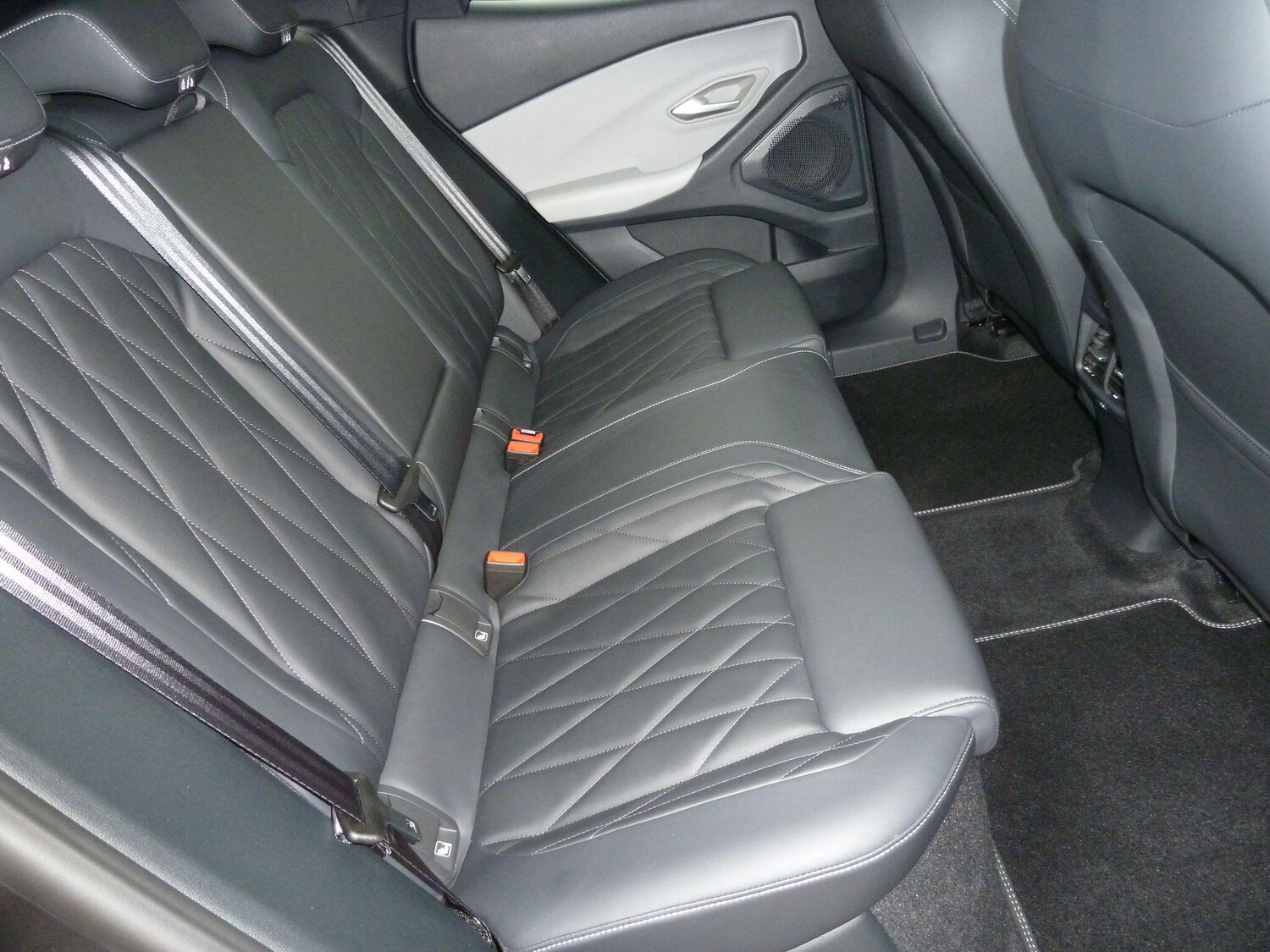 Used Ford Explorer 2024 for sale - 77190679: Photo 14