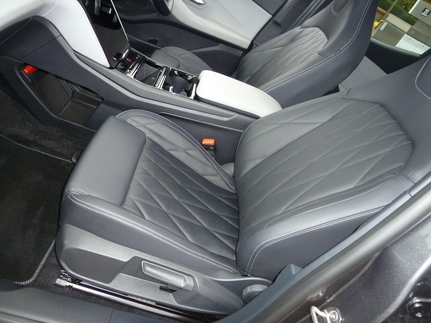 Used Ford Explorer 2024 for sale - 77190679: Photo 15