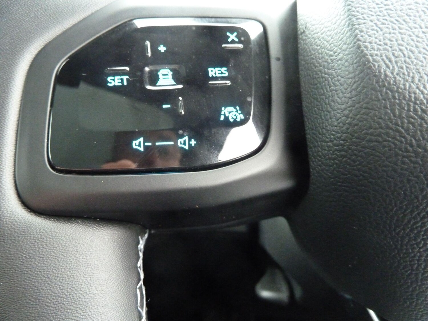 Used Ford Explorer 2024 for sale - 77190679: Photo 23
