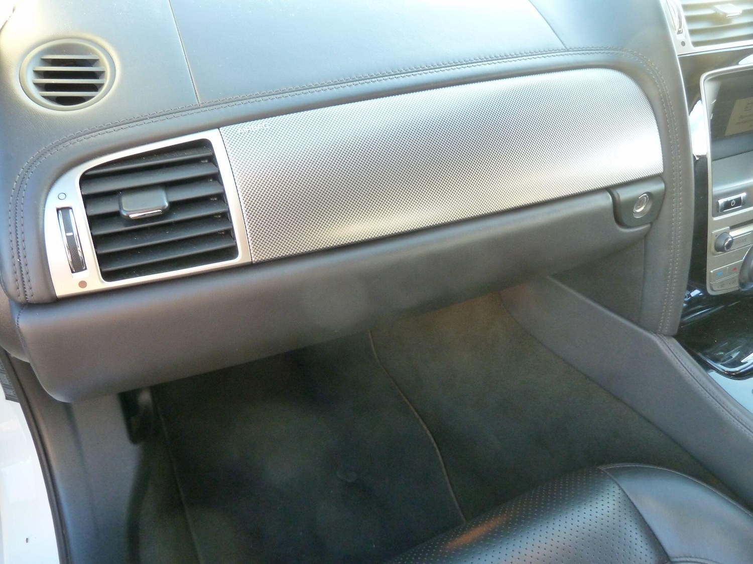 Used Jaguar XK 2010 for sale - 77039679: Photo 33