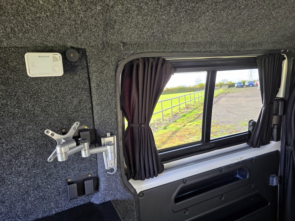 Used Volkswagen Transporter 2010 for sale - 76373046: Photo 30