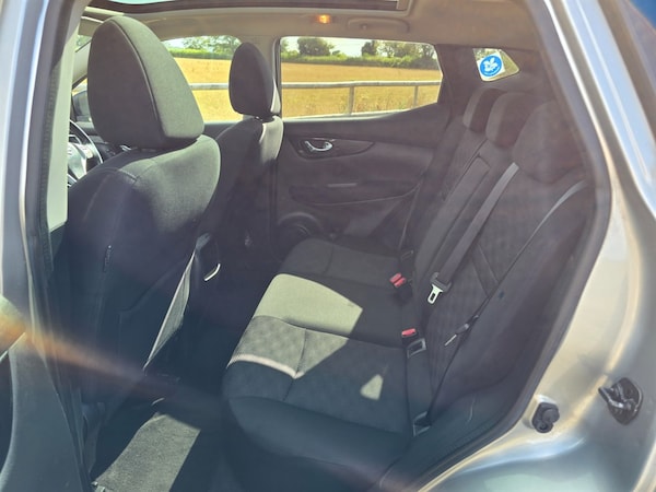 Used Nissan Qashqai 2015 for sale - 76112505: Photo 18