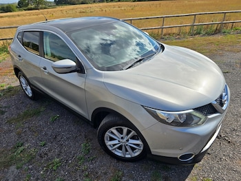 Used Nissan Qashqai 2015 for sale - 76112505: Photo 2