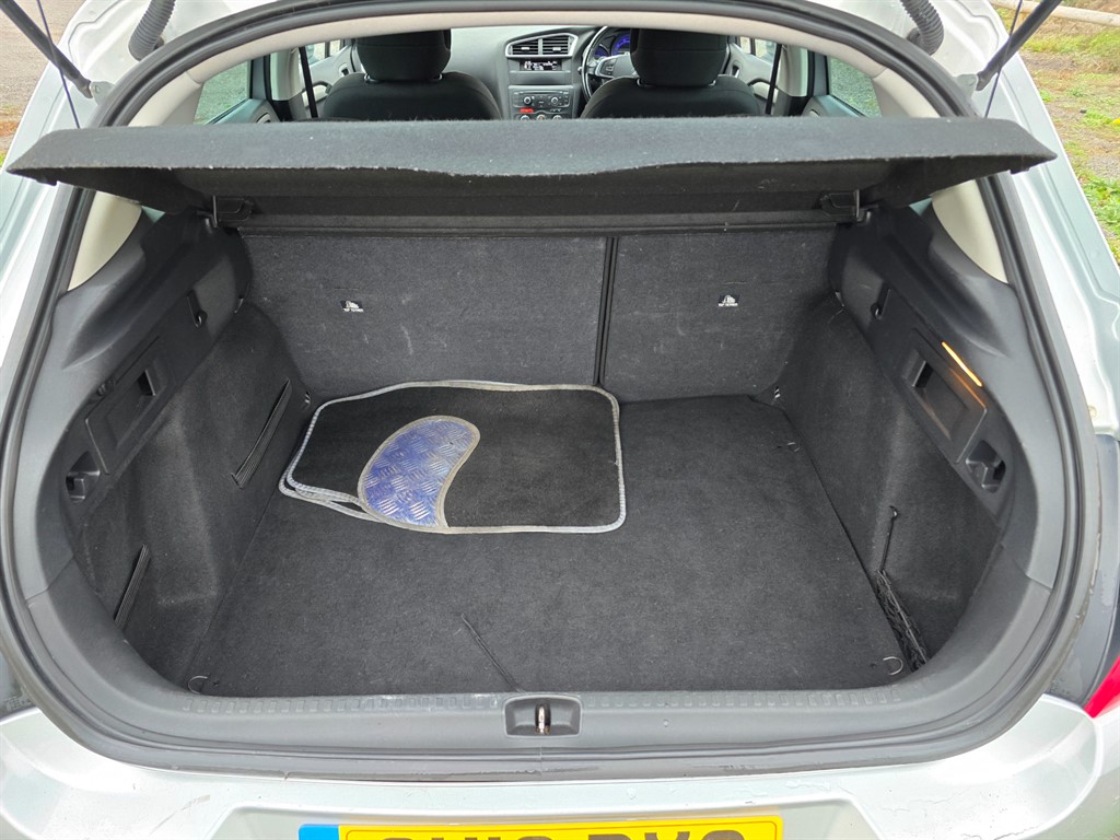 Used Citroen C4 2012 for sale - 76351108: Photo 18