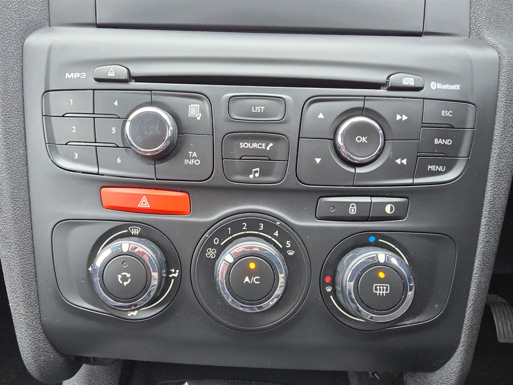 Used Citroen C4 2012 for sale - 76351108: Photo 22