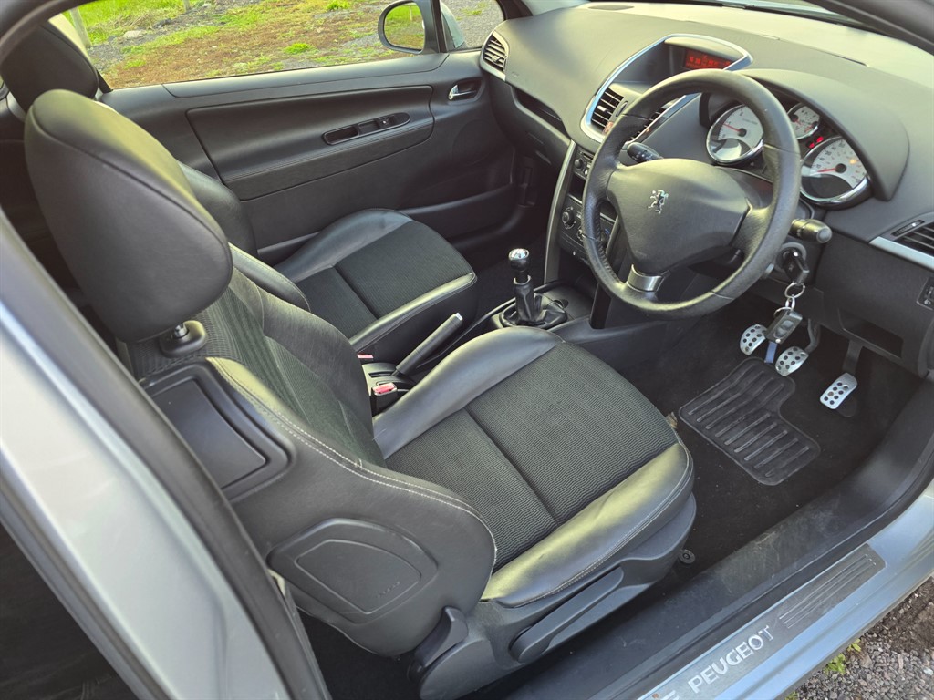 Used Peugeot 207 2011 for sale - 76672671: Photo 12