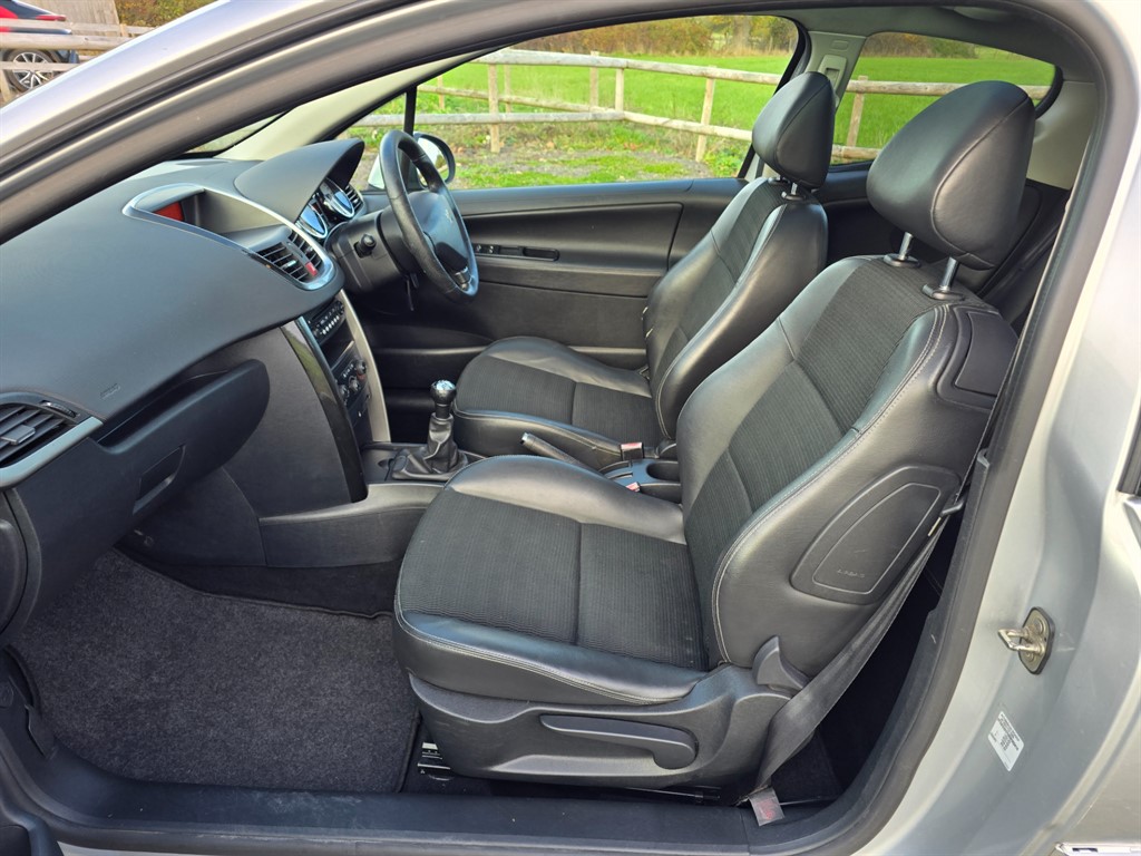 Used Peugeot 207 2011 for sale - 76672671: Photo 14