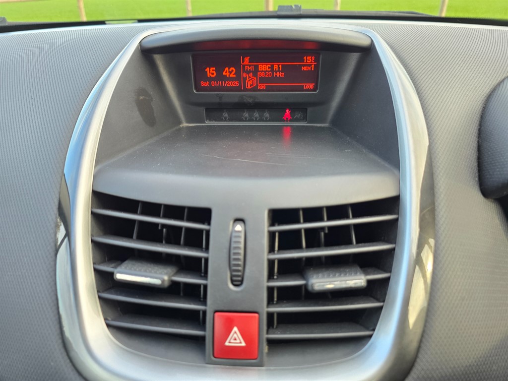 Used Peugeot 207 2011 for sale - 76672671: Photo 18