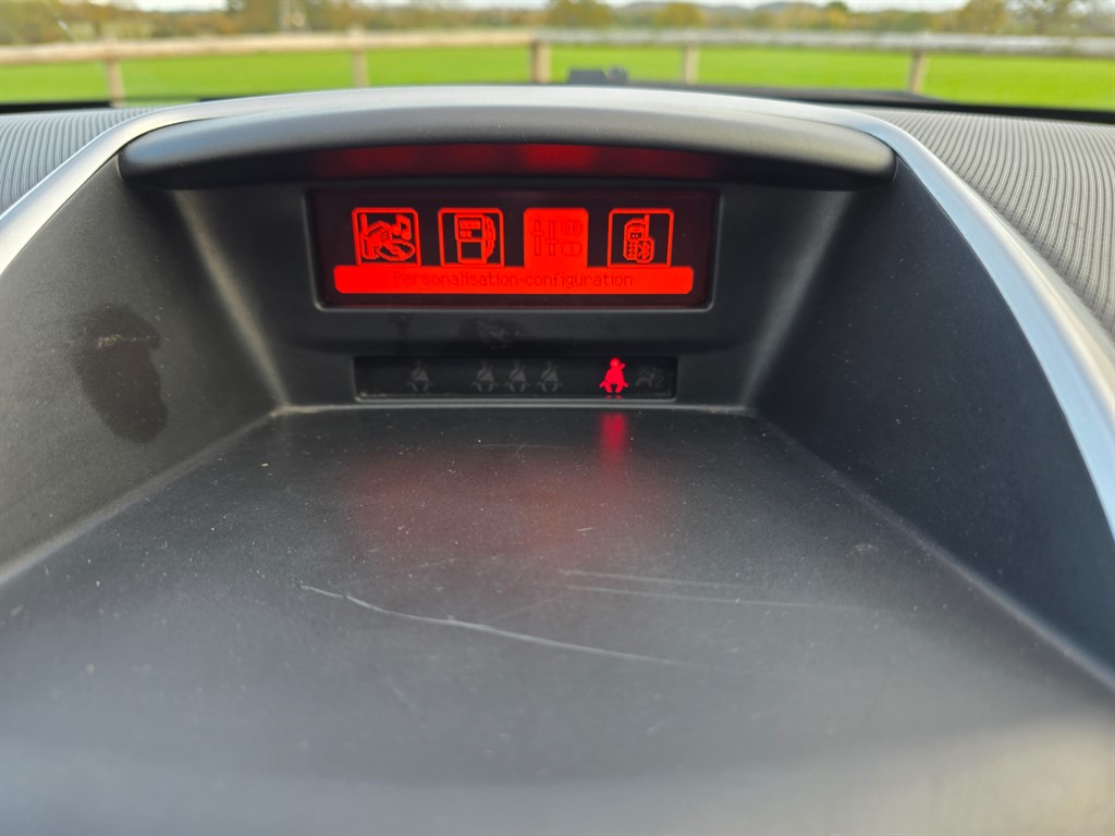 Used Peugeot 207 2011 for sale - 76672671: Photo 19