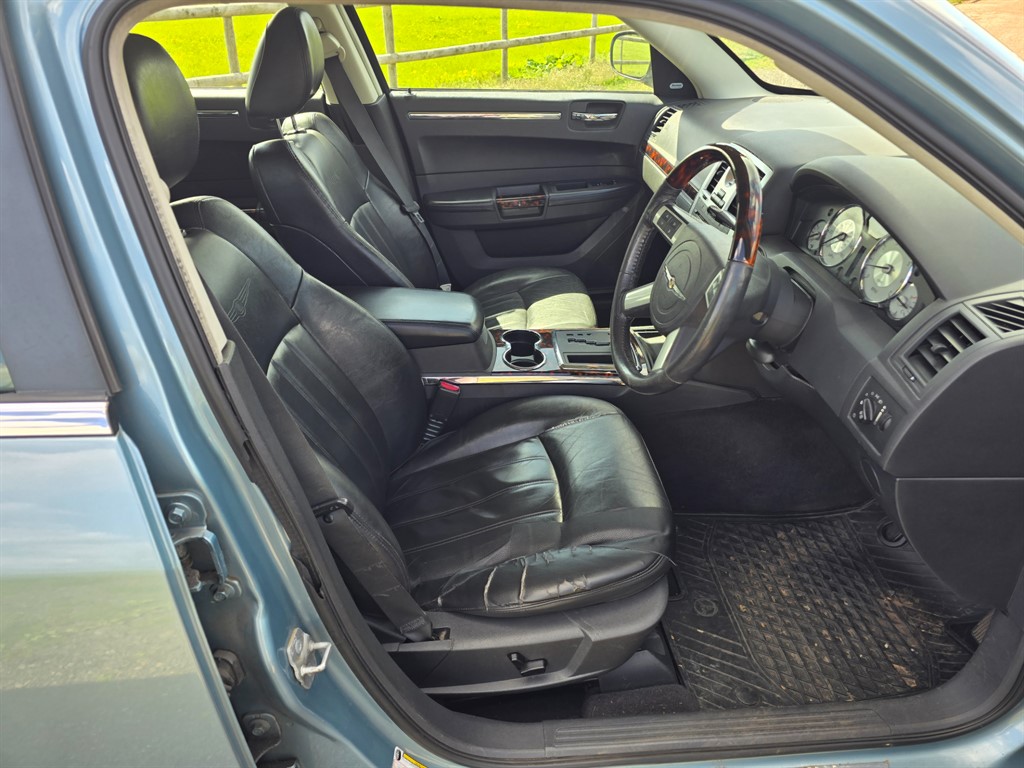 Used Chrysler 300C 2009 for sale - 78216049: Photo 12