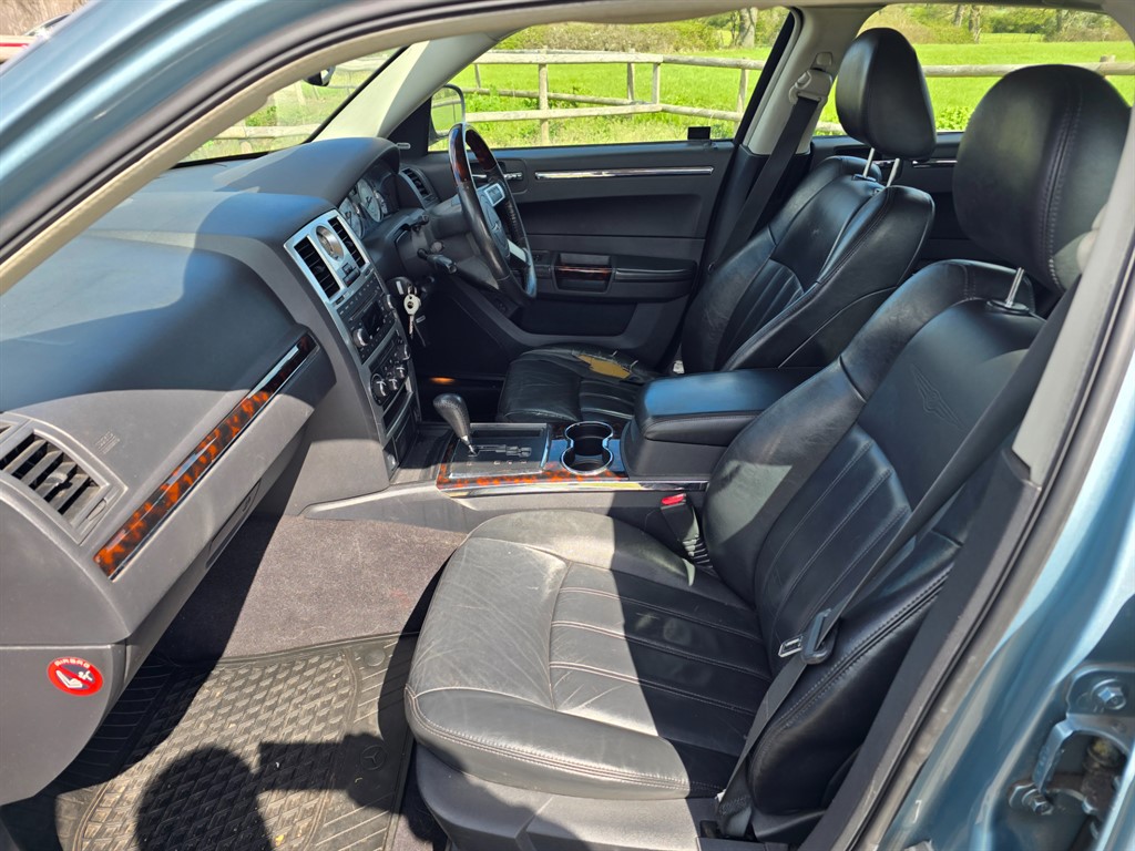 Used Chrysler 300C 2009 for sale - 78216049: Photo 14