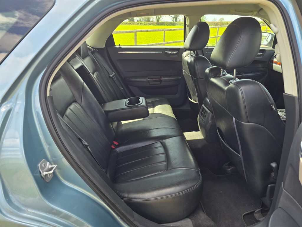 Used Chrysler 300C 2009 for sale - 78216049: Photo 15